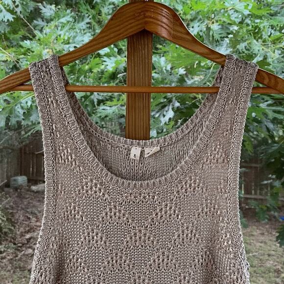 Anthropologie Moth Women's Gold Metallic Sana Sweater Tank Size M - Picture 3 of 7